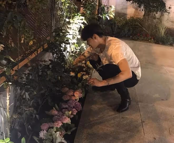 李鍾碩戴IU演唱會周邊帽子,互戴情侶帽上線引起大家的祝福