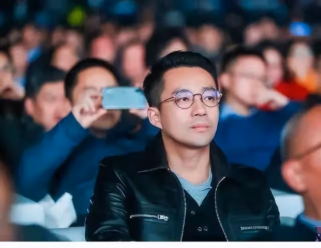 葛斯齊將赴北京告張蘭,埋怨汪小菲不幫自己,消息只讀不回