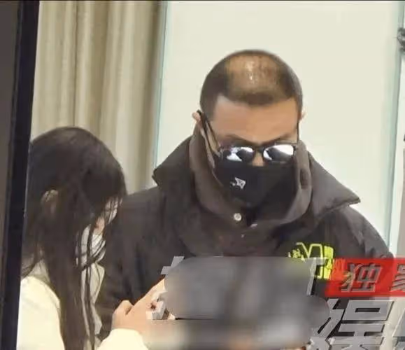 汪峰：二女兒不到1歲時離婚，如今帶她給繼母買鑽戒，她很不開心