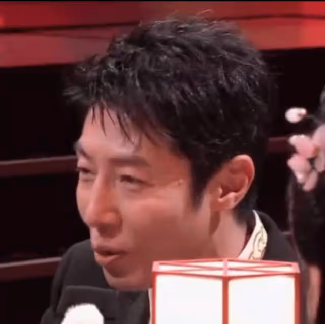 央視元宵晚會明星狀態,撒貝寧一臉疲態,多位女星一臉高科技