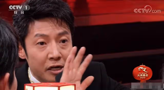 央視元宵晚會明星狀態,撒貝寧一臉疲態,多位女星一臉高科技