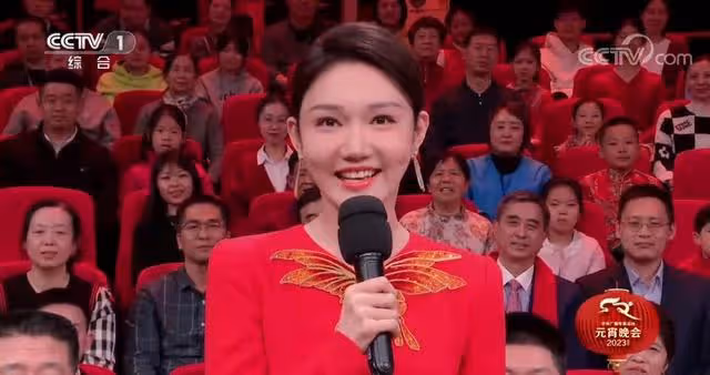 央視元宵晚會明星狀態,撒貝寧一臉疲態,多位女星一臉高科技
