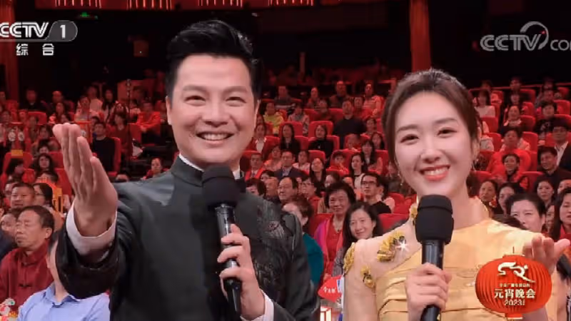 元宵晚會收視破7，3位女主持人進步明顯，張嘉寧堪稱全場最佳！