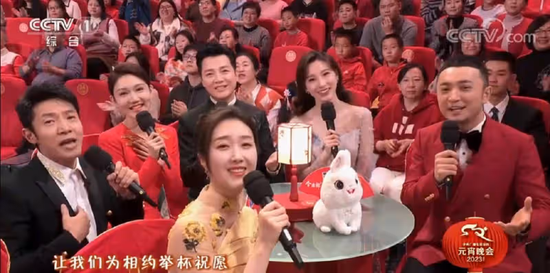 元宵晚會收視破7,3位女主持人進步明顯,張嘉寧堪稱全場最佳!