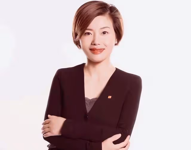 曝李鐵案兩女老總落網?丁冬梅家庭背景?她是如何與李鐵聯繫的?
