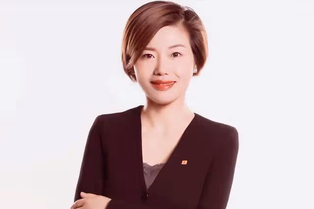曝李鐵案兩女老總落網？丁冬梅家庭背景？她是如何與李鐵聯繫的？