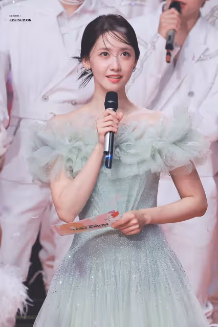 少女時代允兒凌晨3點出門,只睡4個小時,網友:熬夜誰能比過允兒