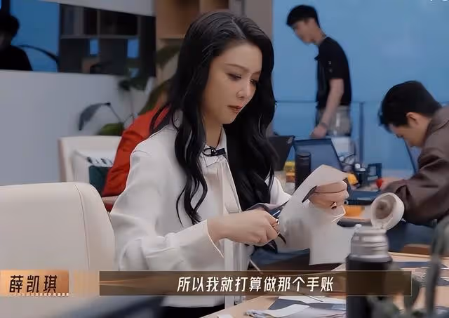 香港凍齡女神深夜直播吃方便麵,卻遭網友質疑假吃:視頻編輯過