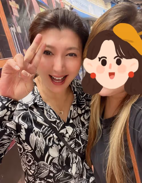 閆學晶泰國度假太低調,打扮樸素似路人,兒媳產子住豪華月子中心