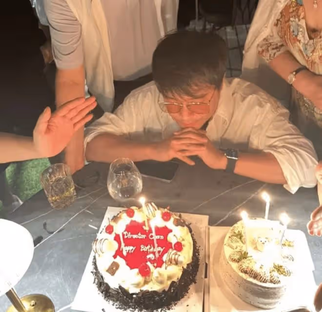 越愛越高調!44歲陳思誠摟著23歲女友逛街吃家鄉菜,女生頻頻撒嬌