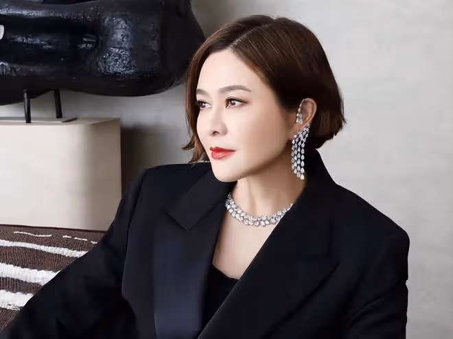 3位嫁富豪離婚的女星,最美港姐越嫁越幸福,60歲做單身女貴族