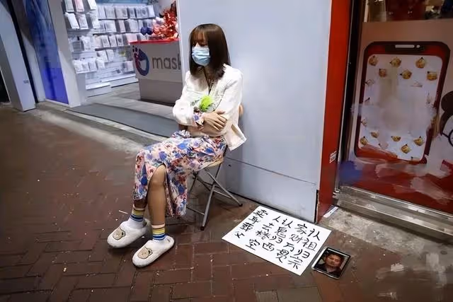 《狂飆》大熱!女子香港街頭賣身葬導演?她與徐紀周導演有何關係