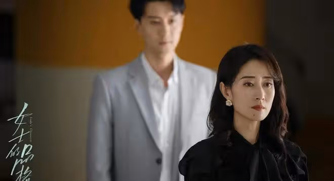 《女士的品格》:同樣演「女高管」,劉敏濤、萬茜對比,差異明顯