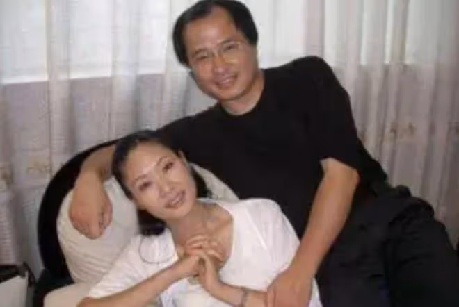 歌手於文華:遭前夫背叛,帶女兒嫁,網友直言有來生我還要嫁給他