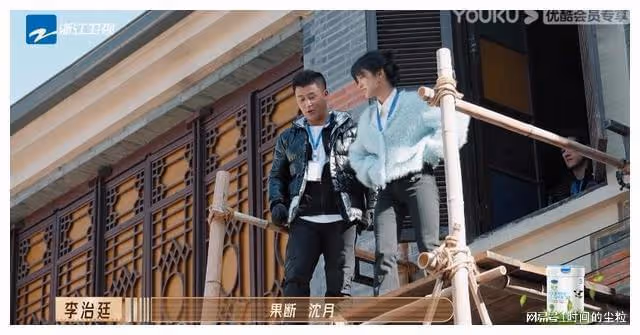 女明星冬天穿羽絨服還能這麼瘦,刷新了我對女明星體重的認知