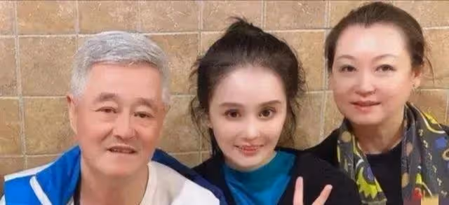 趙本山女兒：低調結婚，為了父親輿論不會舉辦婚禮，更不想折騰他