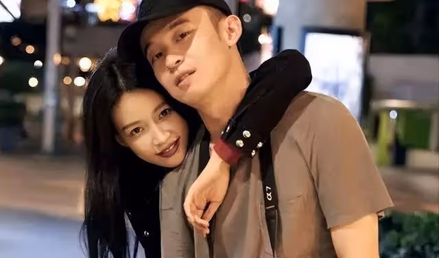 吳奇隆婚變風波後露面!與劉詩詩兩地過節,更多細節暴露感情狀況