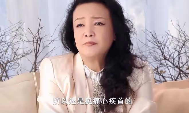 汪小菲疑似結婚，張穎穎秀無名指大鑽戒，笑容滿面藏不住愛意
