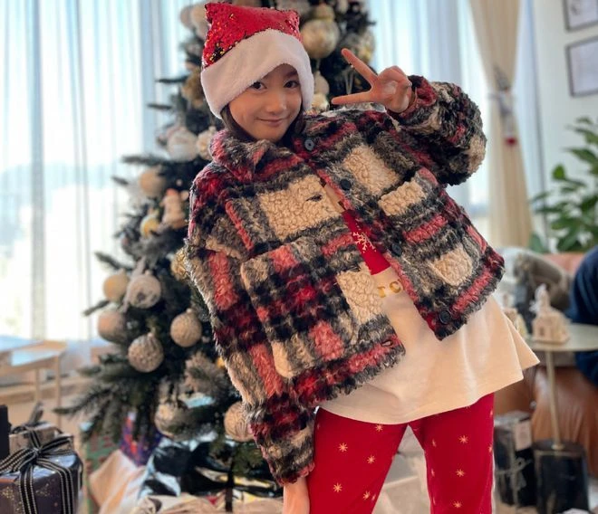 李小鵬11歲女兒近照曝光,「萌神」奧莉長大了,五官精緻越來越美