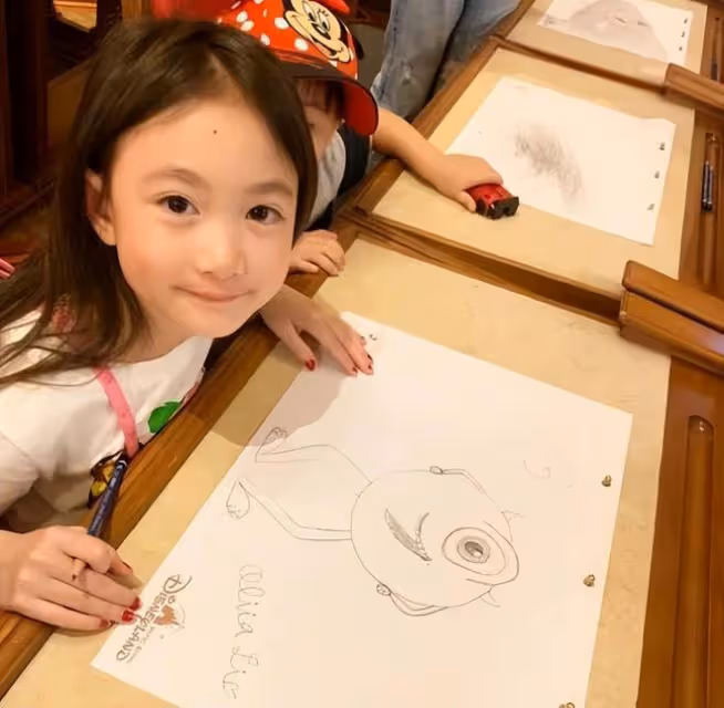 李小鵬11歲女兒近照曝光,「萌神」奧莉長大了,五官精緻越來越美