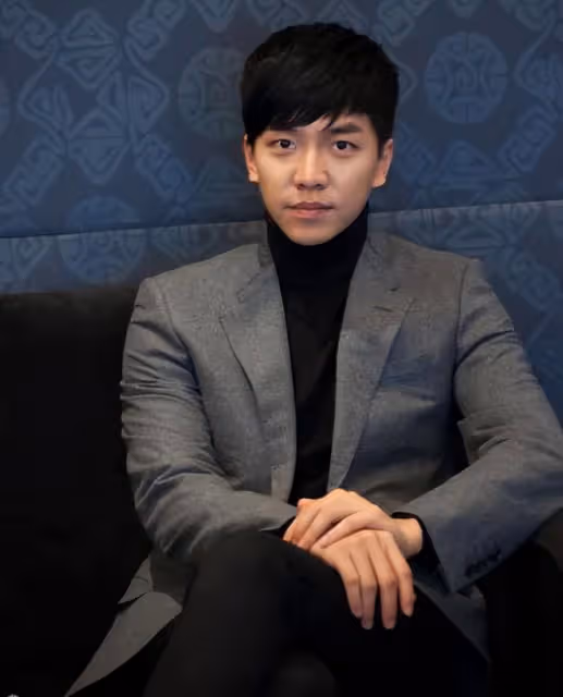 李昇基官宣結婚:稱讚妻子是溫柔的女人,將在2個月後舉行婚禮