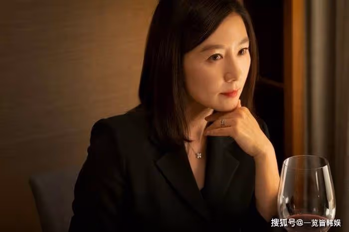金喜愛多部待播劇將開掛 55歲依舊是大女主 年輕時美貌不輸林青霞