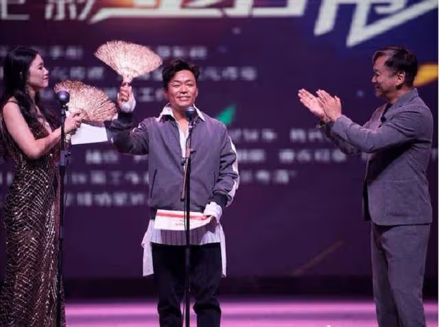 一個月拍私人訂製狂賺,用18年拍1942卻失利,馮小剛直言很困惑!
