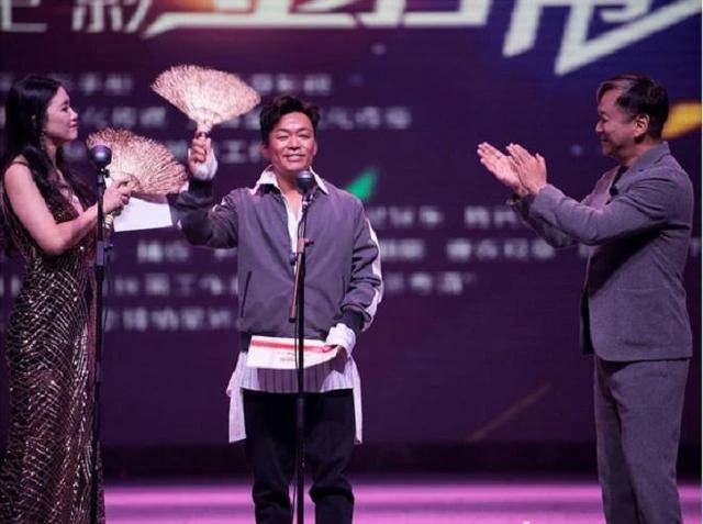 一個月拍私人訂製狂賺,用18年拍1942卻失利,馮小剛直言很困惑!