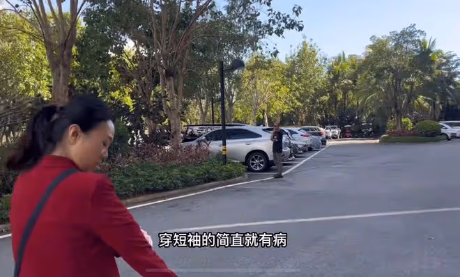 吳瓊攜一家三口度假!素顏生圖太真實,一路吐槽嫌棄小15歲老公