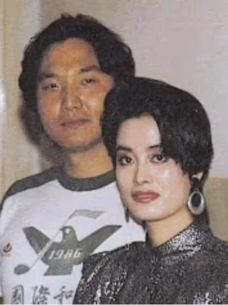 歌后毛阿敏:丈夫病逝1年後,留下260億遺產,如今的選擇令人淚目