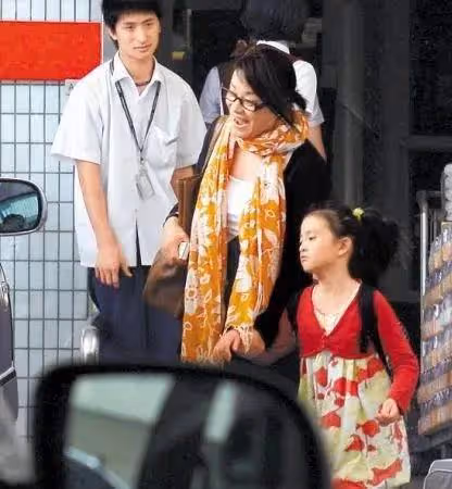 歌后毛阿敏:丈夫病逝1年後,留下260億遺產,如今的選擇令人淚目