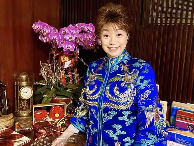 TVB知名老戲骨慘遭降薪續約!堅持不婚主義,拒絕兩任男友求婚
