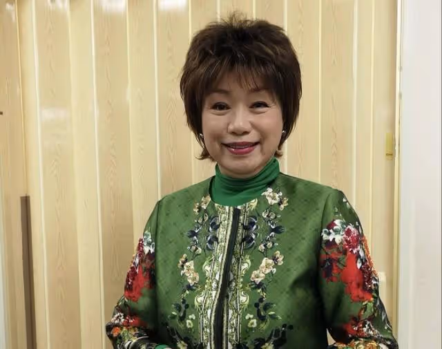 TVB知名老戲骨慘遭降薪續約!堅持不婚主義,拒絕兩任男友求婚