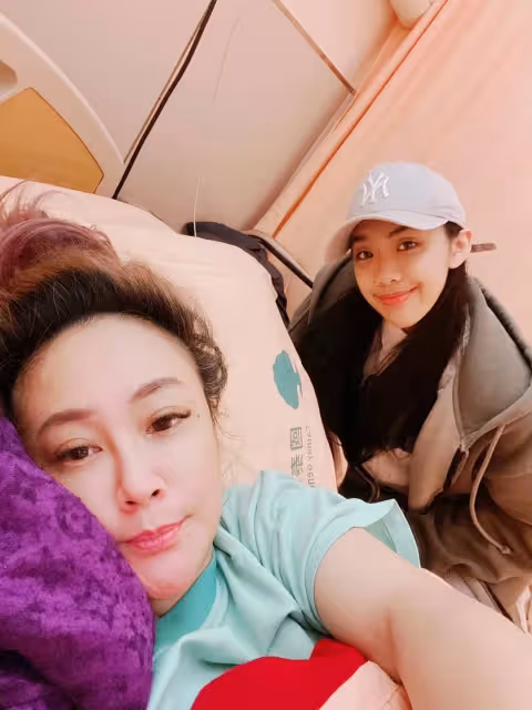 才爆900萬債!44歲女星「過年驚傳送醫」虛弱坐輪椅 老公心疼「希望大家幫忙祈禱」曝病況
