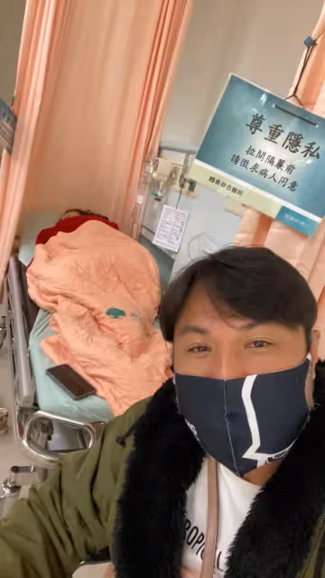 才爆900萬債!44歲女星「過年驚傳送醫」虛弱坐輪椅 老公心疼「希望大家幫忙祈禱」曝病況