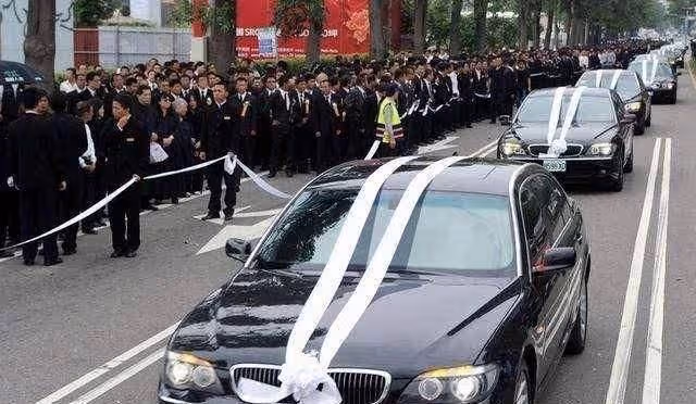 逝世曾轟動台灣!他身高不足160公分「體重36公斤」卻無人敢惹 走時4萬人送葬「4個女兒到50多歲都沒嫁」