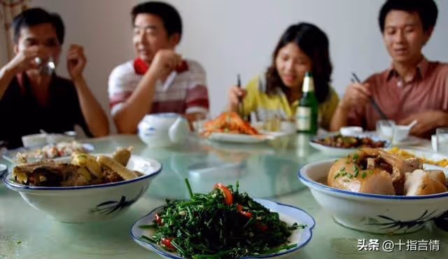 在婆家待了四天,臨走前一晚掀了桌,妻子憤然:這年你們自己過!