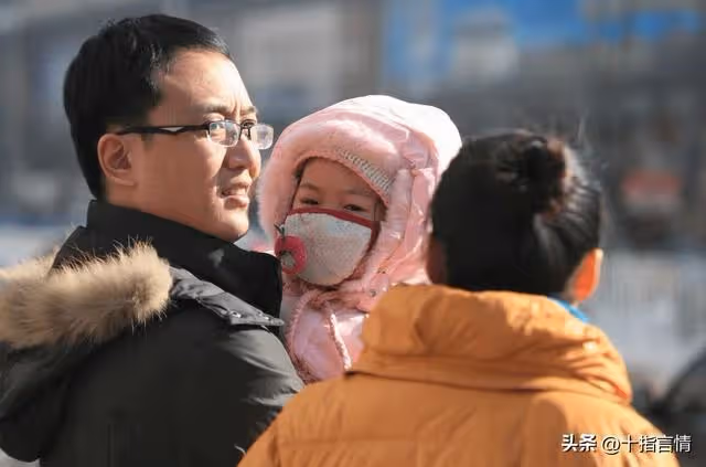 大年初二連夜帶孩子回娘家,婆婆阻攔,兒媳憤怒:你們家太欺負人