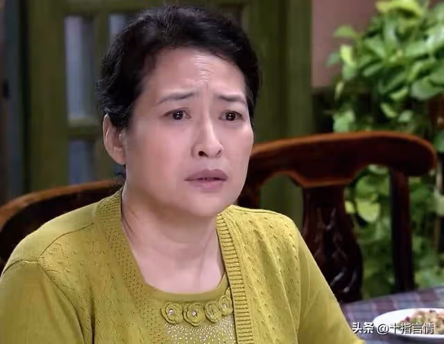 58歲阿姨早早住進養老院,兒子阻攔,老人:你們家的規矩我守不住