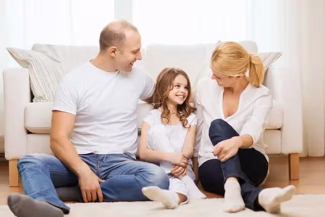 夫妻倆買房,婆婆卻讓她和姑姐合夥買因為看著女兒一家租房住難受