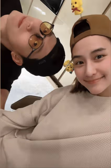 賭王千金何超蓮久違秀恩愛，與竇驍合拍土味小視頻，再破分手傳聞
