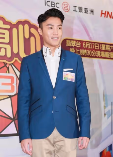 鼻樑二度發育！TVB力捧小生曾現傷疤被質疑整容，早年鼻子較扁塌