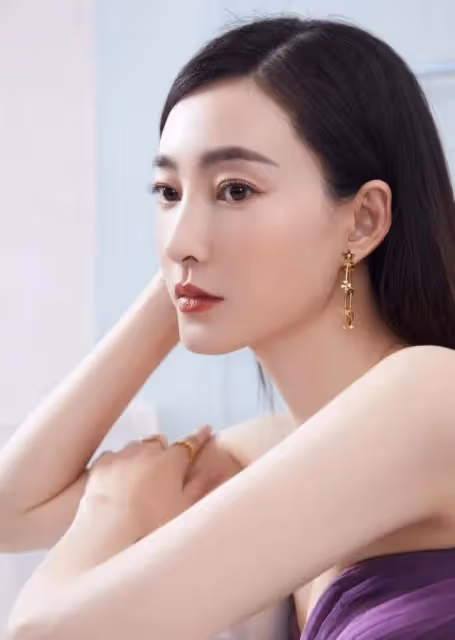 這下徹底涼了!迪奧緊急刪除王麗坤所有動態,國民女神星途盡毀