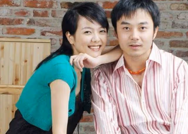 蔡國慶曬與汪涵合影,汪涵鬍子拉碴頭髮花白,蓬頭垢面讓人心疼