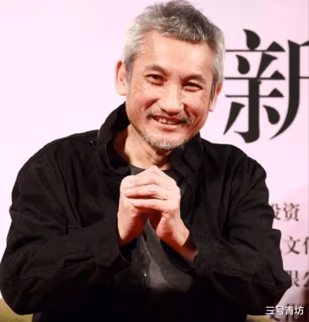 著名製片人施南生：與導演徐克離婚後，71歲無兒無女的她如何了？