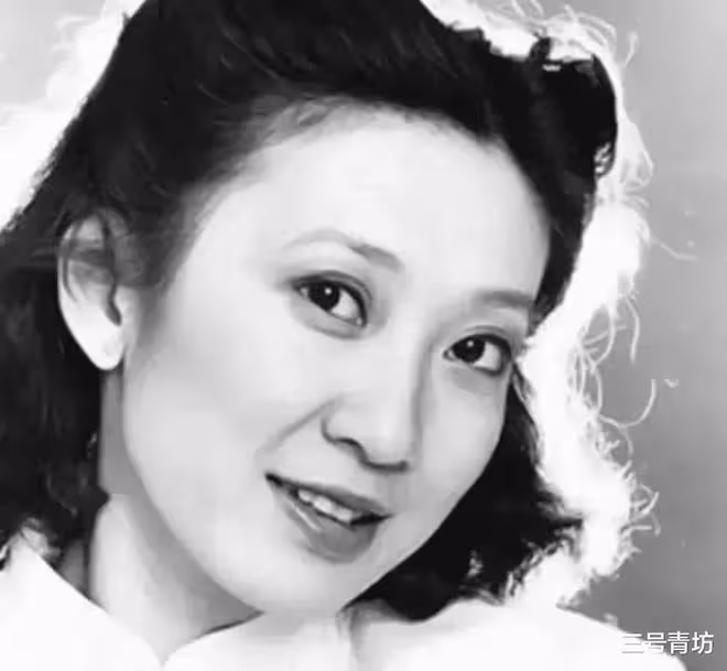 著名製片人施南生：與導演徐克離婚後，71歲無兒無女的她如何了？