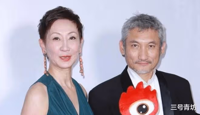 著名製片人施南生：與導演徐克離婚後，71歲無兒無女的她如何了？
