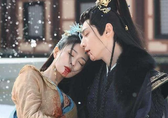 本以為張凌赫和白鹿相愛了,應該是皆大歡喜,沒想到兩家各有損傷
