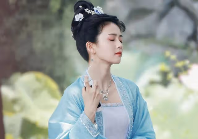 本以為張凌赫和白鹿相愛了,應該是皆大歡喜,沒想到兩家各有損傷