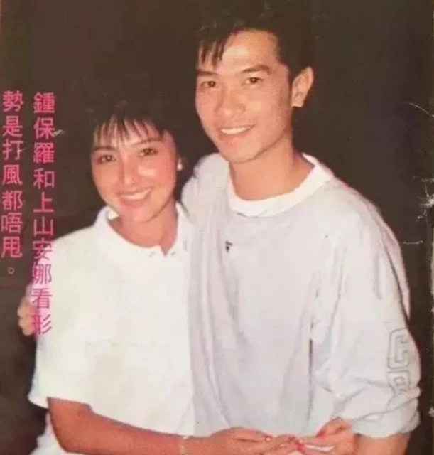 張學友與58歲女星聚會,摟肩貼臉合影一臉甜笑,相識多年感情深厚